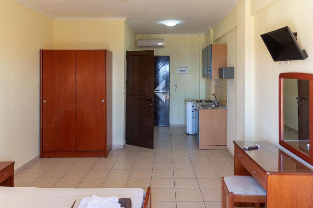 Villa Panorama Hotel Polychrono Exterior photo